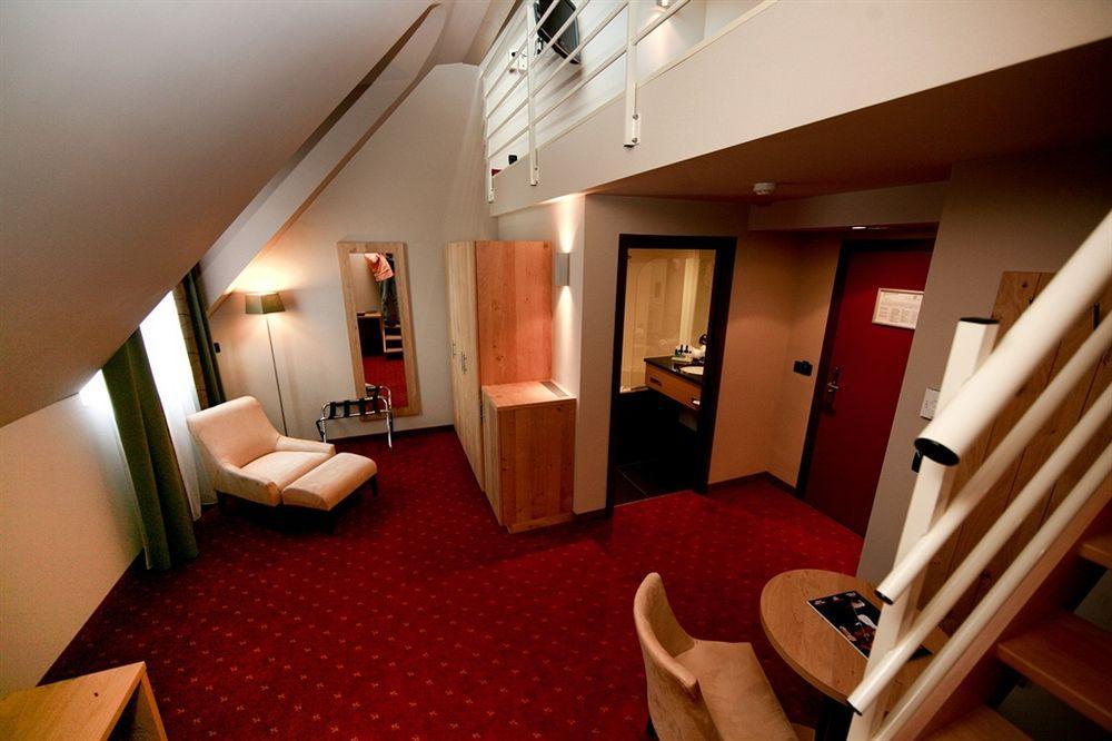 Hotel Verviers Van Der Valk Esterno foto