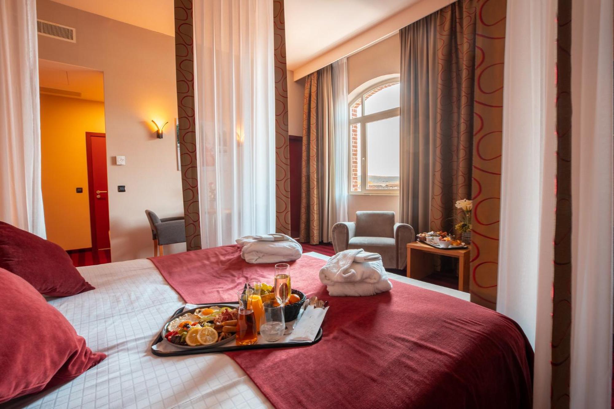 Hotel Verviers Van Der Valk Esterno foto