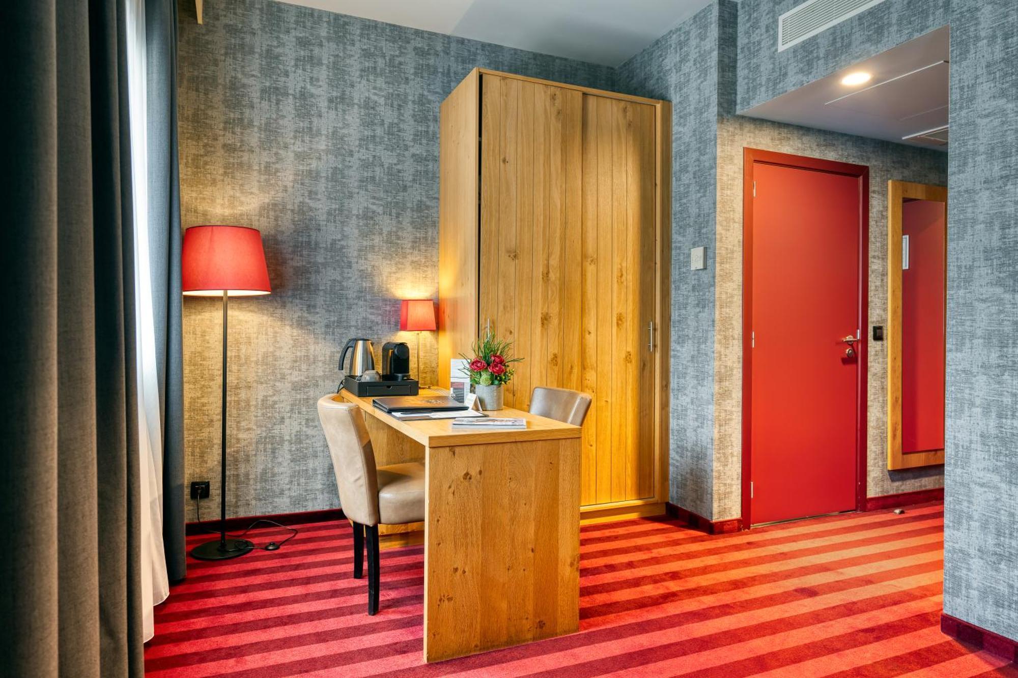 Hotel Verviers Van Der Valk Esterno foto