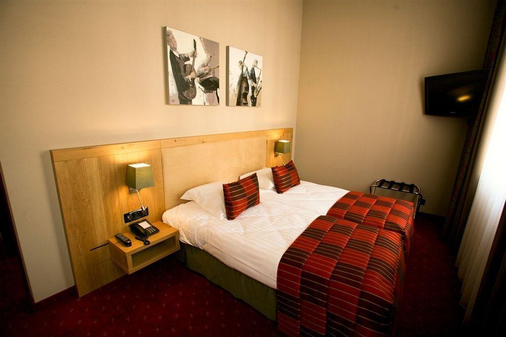 Hotel Verviers Van Der Valk Esterno foto