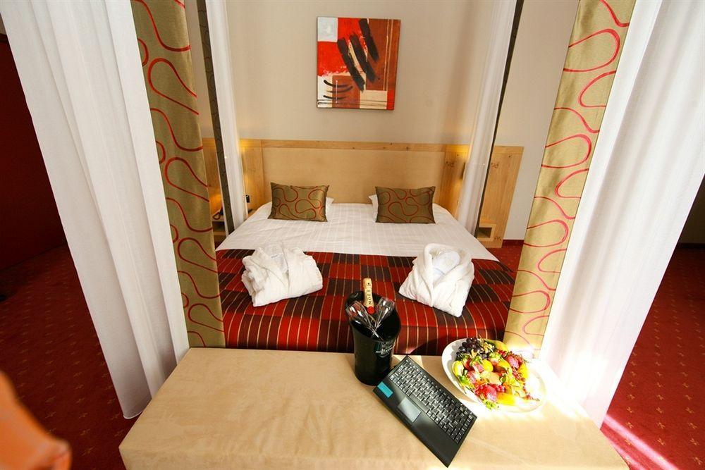 Hotel Verviers Van Der Valk Esterno foto