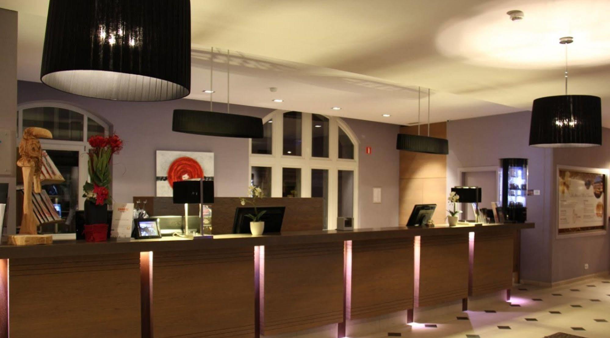 Hotel Verviers Van Der Valk Esterno foto